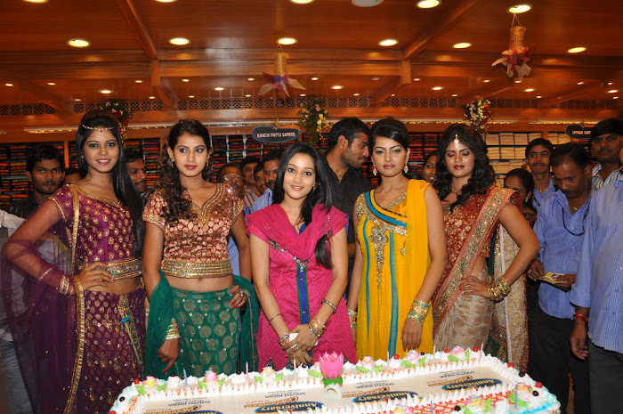 ritu barmecha at india shopping mall actress pics